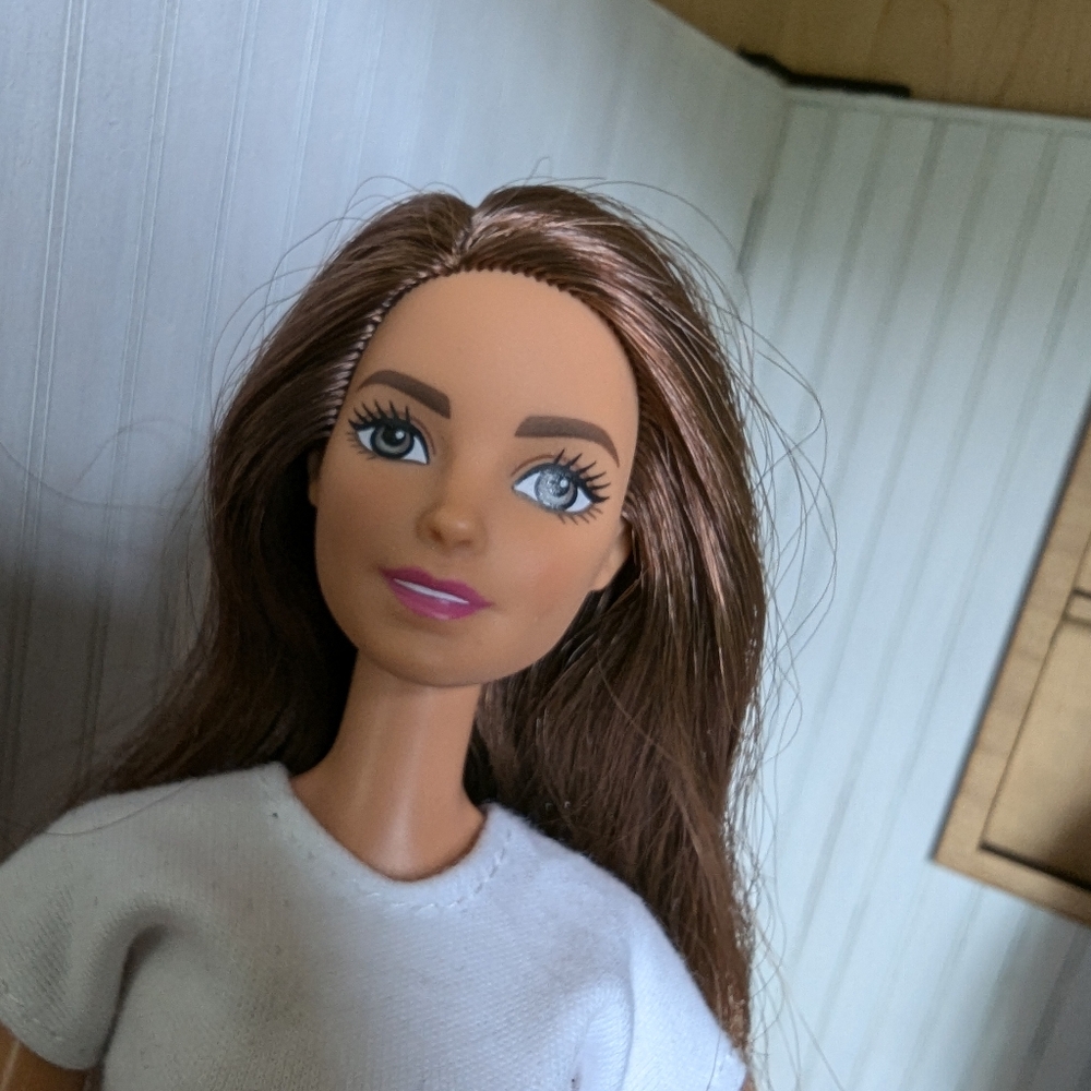 Barbie Restyled - Picture 2 of 4